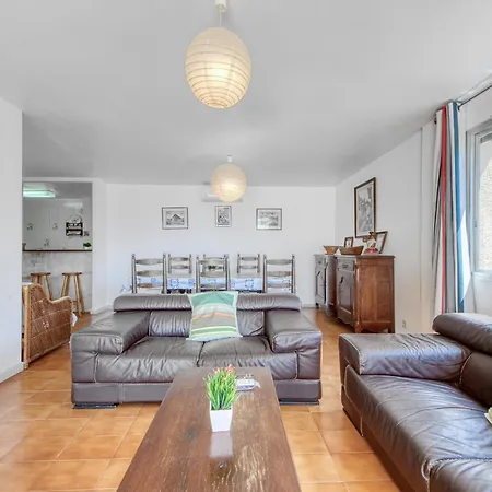 Appartement In Near Canyelles Roses