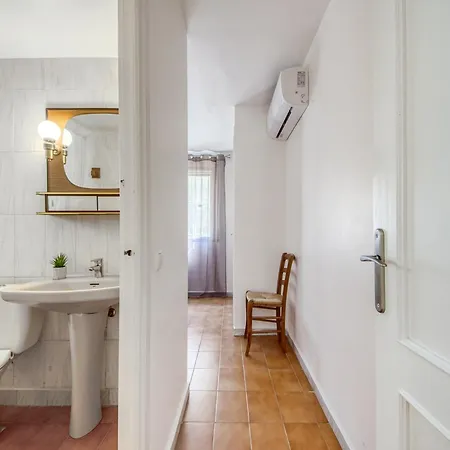 Appartement In Near Canyelles Roses